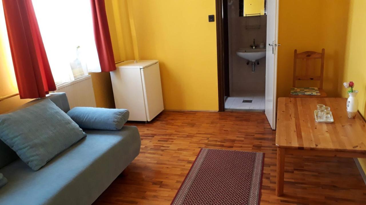 Centrum Apartman Hotel Hajduszoboszlo Ngoại thất bức ảnh