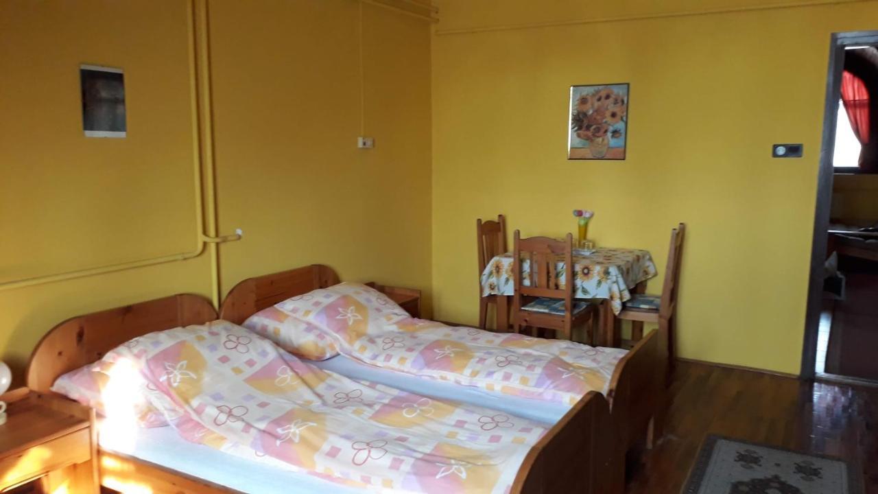 Centrum Apartman Hotel Hajduszoboszlo Ngoại thất bức ảnh