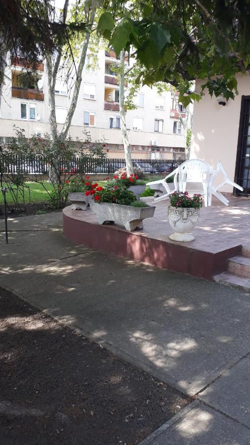 Centrum Apartman Hotel Hajduszoboszlo Ngoại thất bức ảnh