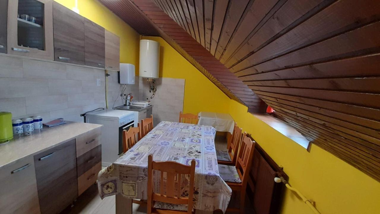 Centrum Apartman Hotel Hajduszoboszlo Ngoại thất bức ảnh