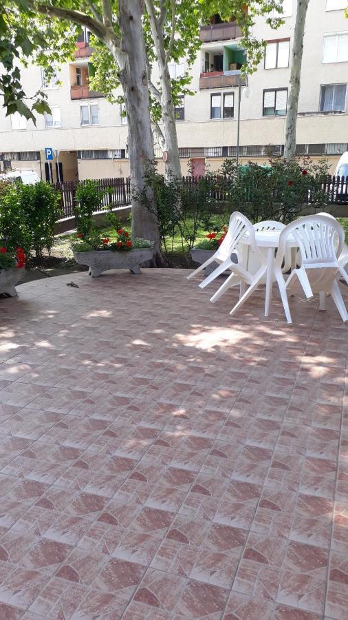 Centrum Apartman Hotel Hajduszoboszlo Ngoại thất bức ảnh