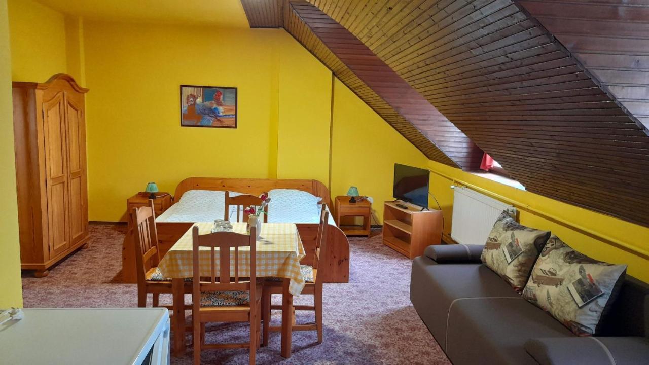 Centrum Apartman Hotel Hajduszoboszlo Ngoại thất bức ảnh